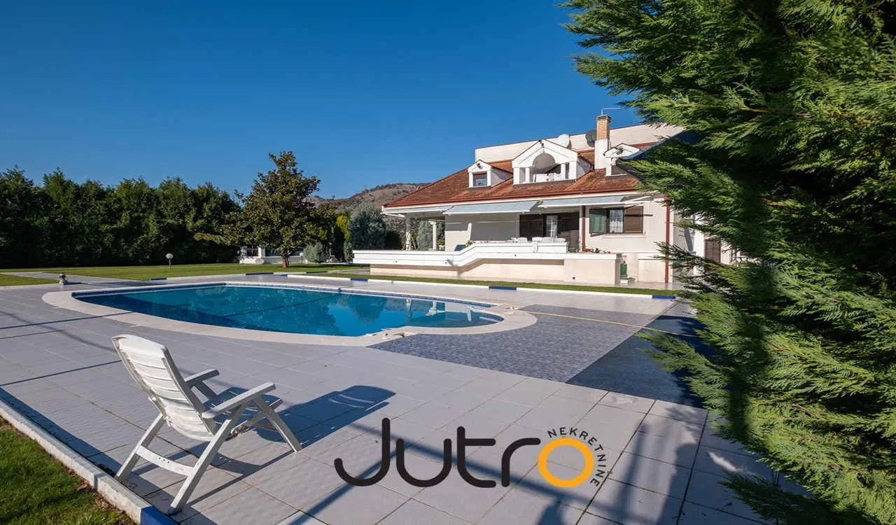 Rent, house, 930m², Tološi, Podgorica