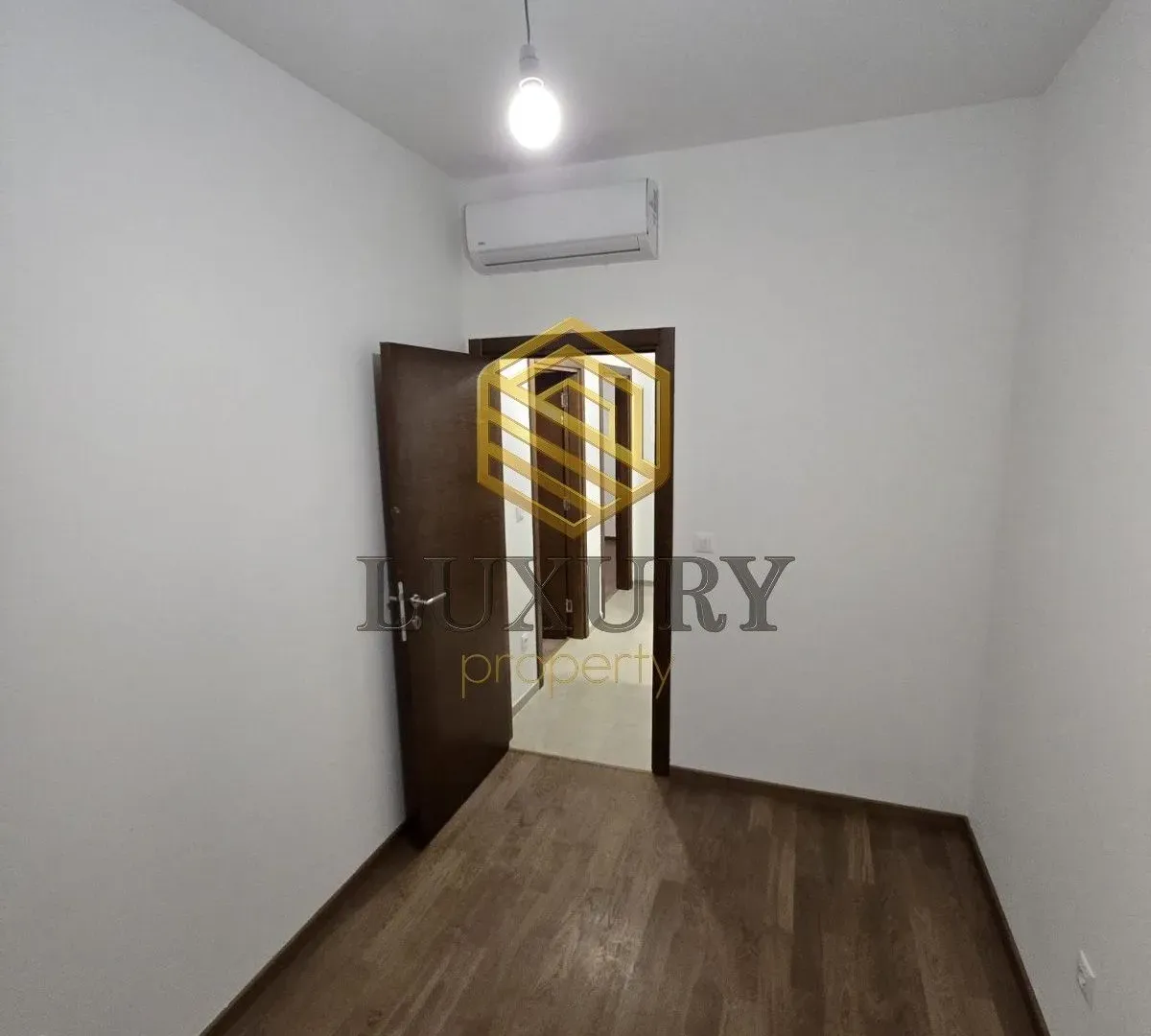 Izdavanje, trosoban stan, 81m², Vezirov Most, Podgorica