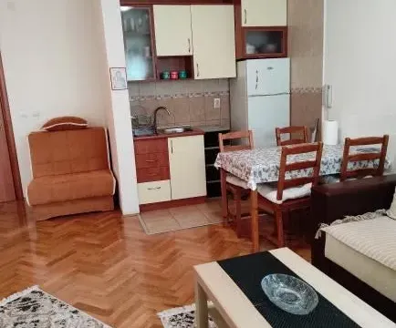 Izdavanje, garsonjera, 33m², Centar, Bar - image 7
