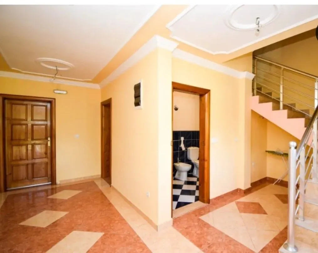 Prodaja, kuća, 369m², Donja Gorica, Podgorica