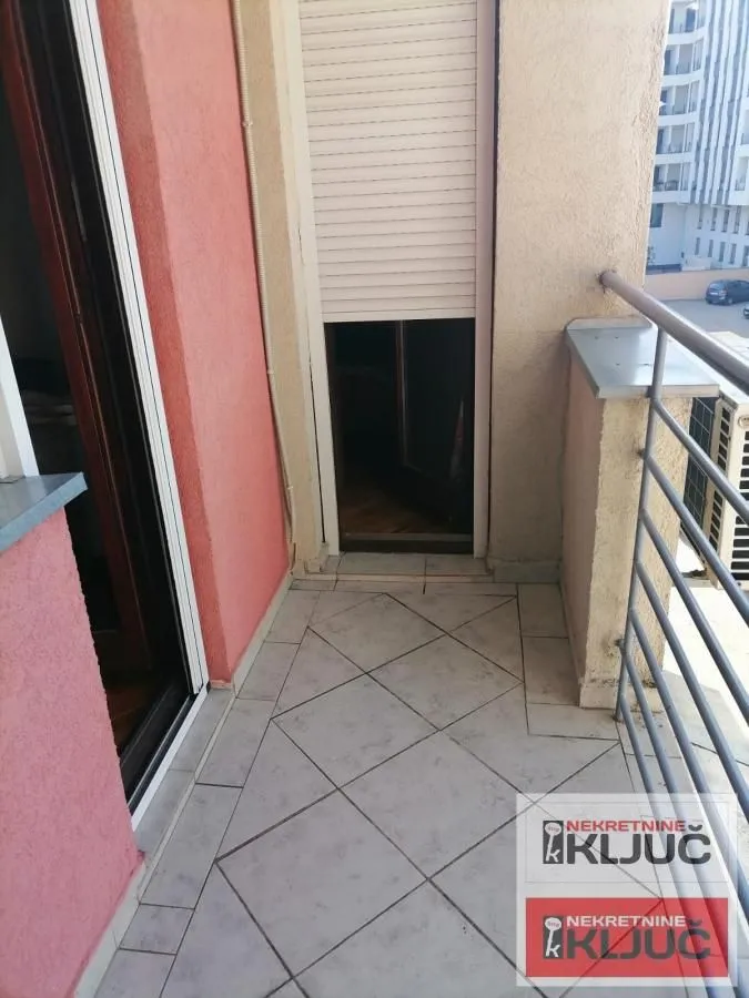Prodaja, trosoban stan, 71m², Salajka, Novi Sad Sve Podlokacije