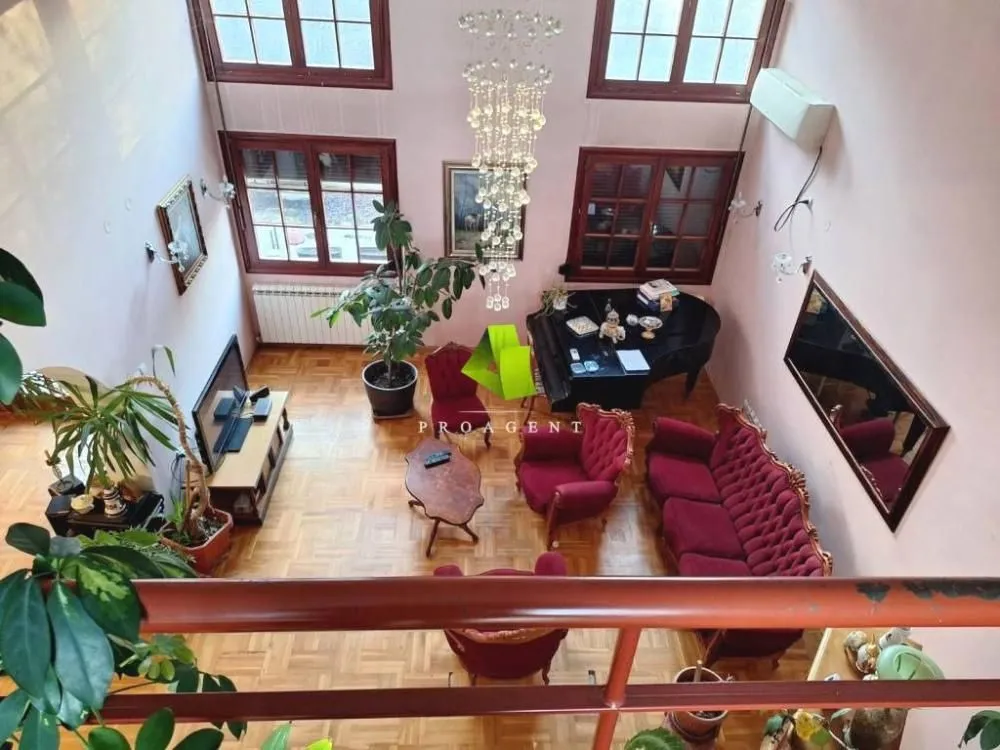 Rent, house, 220m², Palilula, Niš