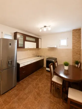 Izdavanje, trosoban stan, 125m², Momišići, Podgorica - image 3