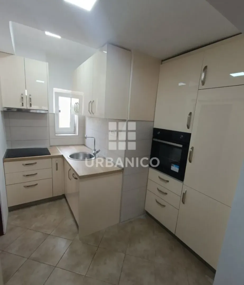 Izdavanje, dvosoban stan, 54m², Centar, Podgorica