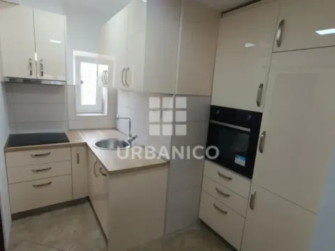 Izdavanje, dvosoban stan, 54m², Centar, Podgorica - image 4
