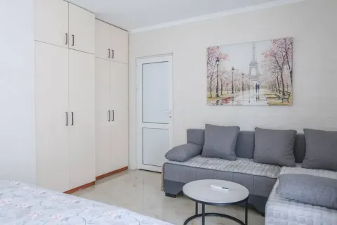 Rent, one bedroom apartment, 50m², Babin Do, Budva - image 6