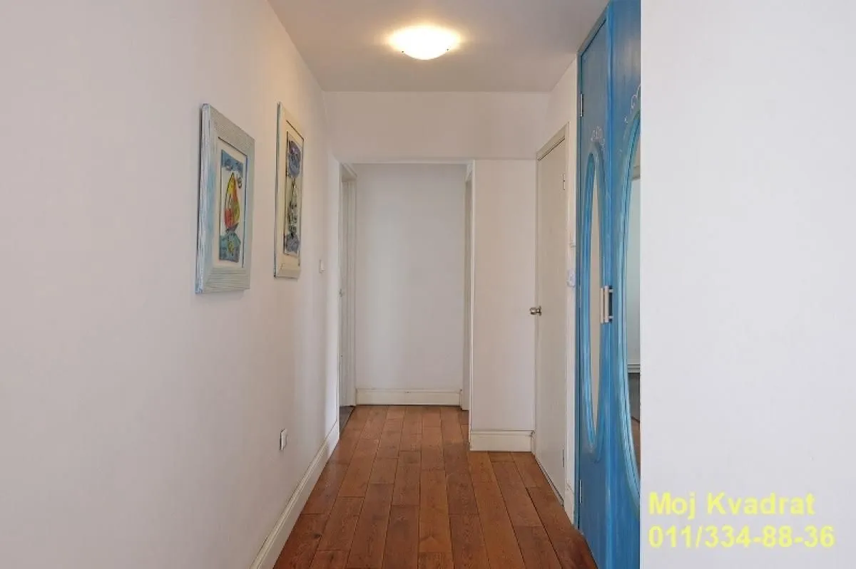 Prodaja, trosoban stan, 82m², Kalenić Pijaca, Vračar Sve Podlokacije