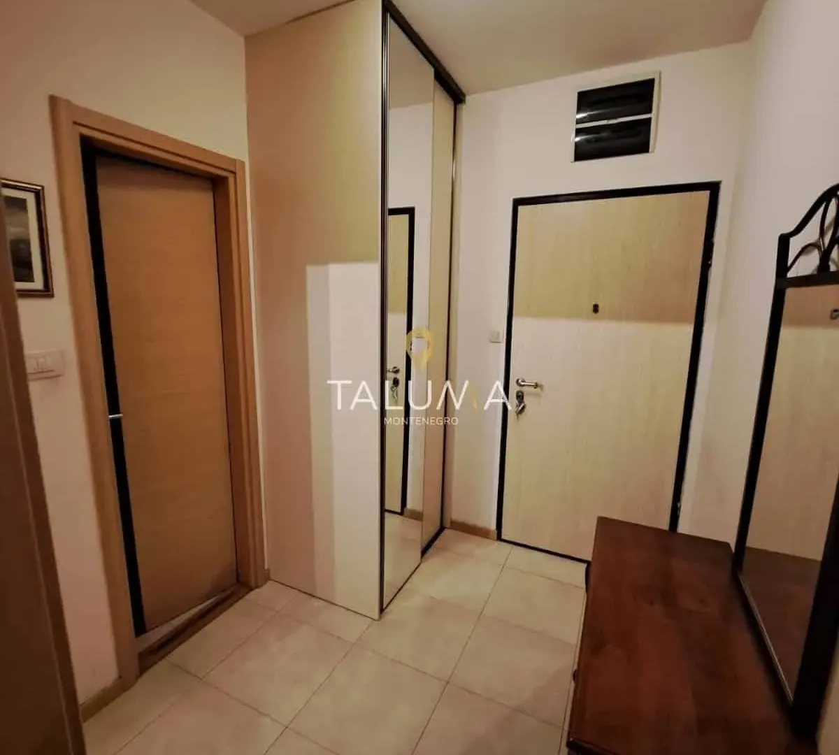 Izdavanje, jednosoban stan, 60m², Zabjelo, Podgorica