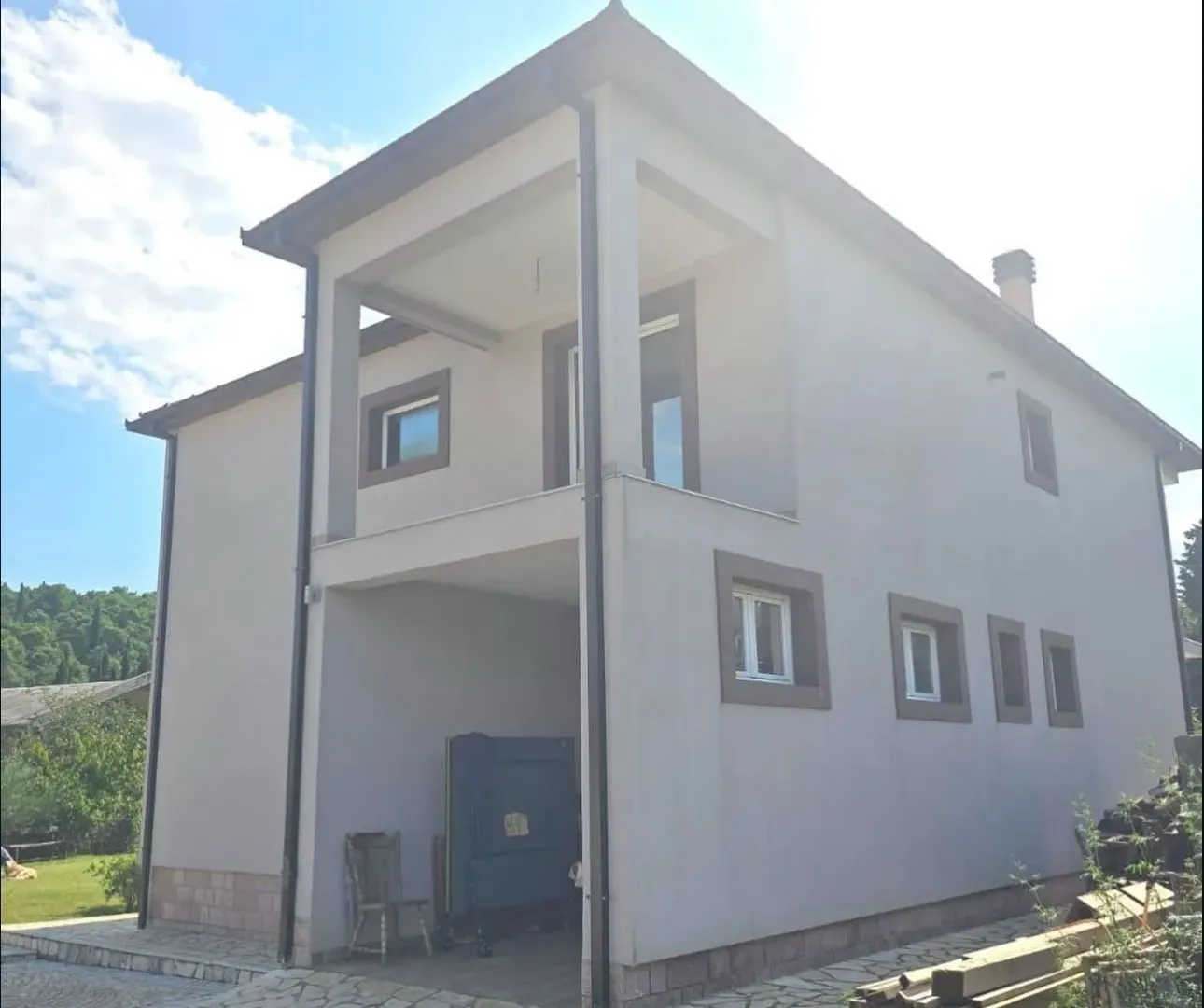 Izdavanje, kuća, 200m², Zagorič, Podgorica