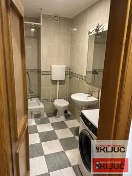 Izdavanje, dvosoban stan, 45m², Centar, Novi Sad - image 4