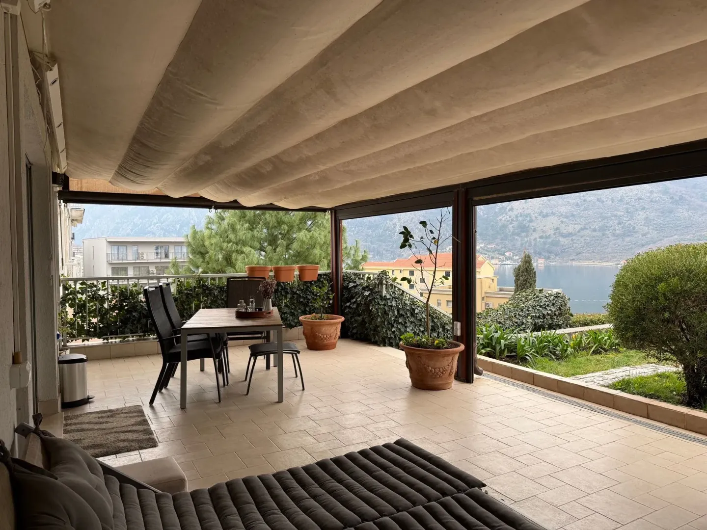 Prodaja, trosoban stan, 74m², Dobrota, Kotor