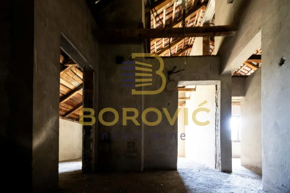 Prodaja, kuća, 204m², Voždovac Sve Podlokacije, Beograd