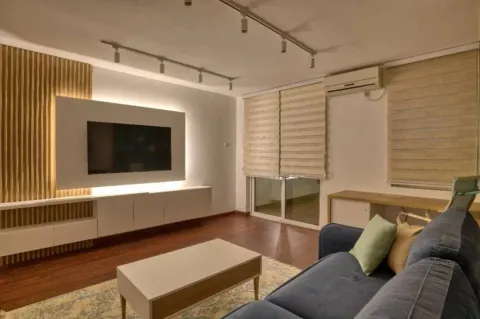 Rent, two bedroom apartment, 64m², Petrovac, Budva - image 7