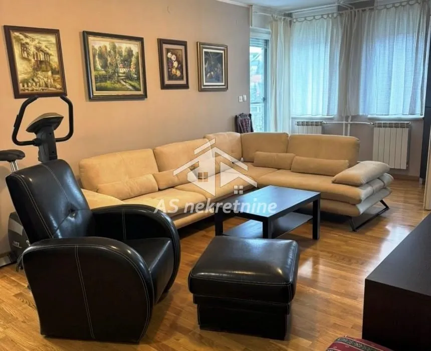 Izdavanje, trosoban stan, 80m², Novi Beograd Sve Podlokacije, Beograd