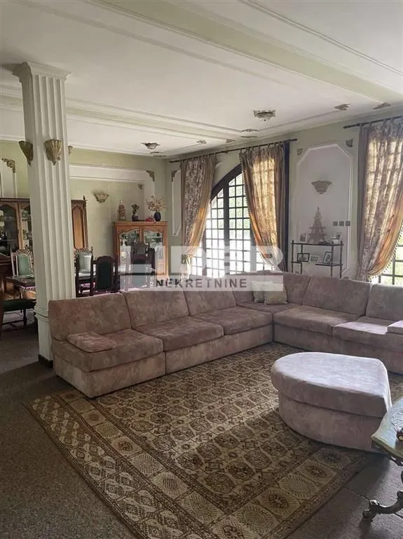 Prodaja, kuća, 347m², Baranda, Opovo