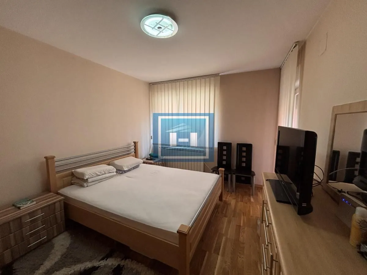 Prodaja, četvorosoban stan, 111m², Centar, Jagodina