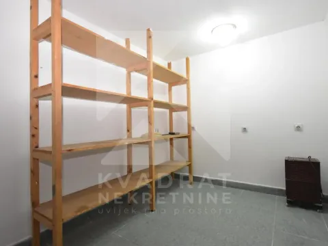 Sale, house, 370m², Zabjelo, Podgorica - image 18