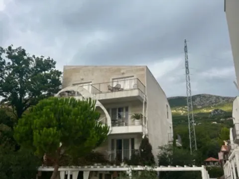 Izdavanje, garsonjera, 27m², Pržno, Budva - image 12