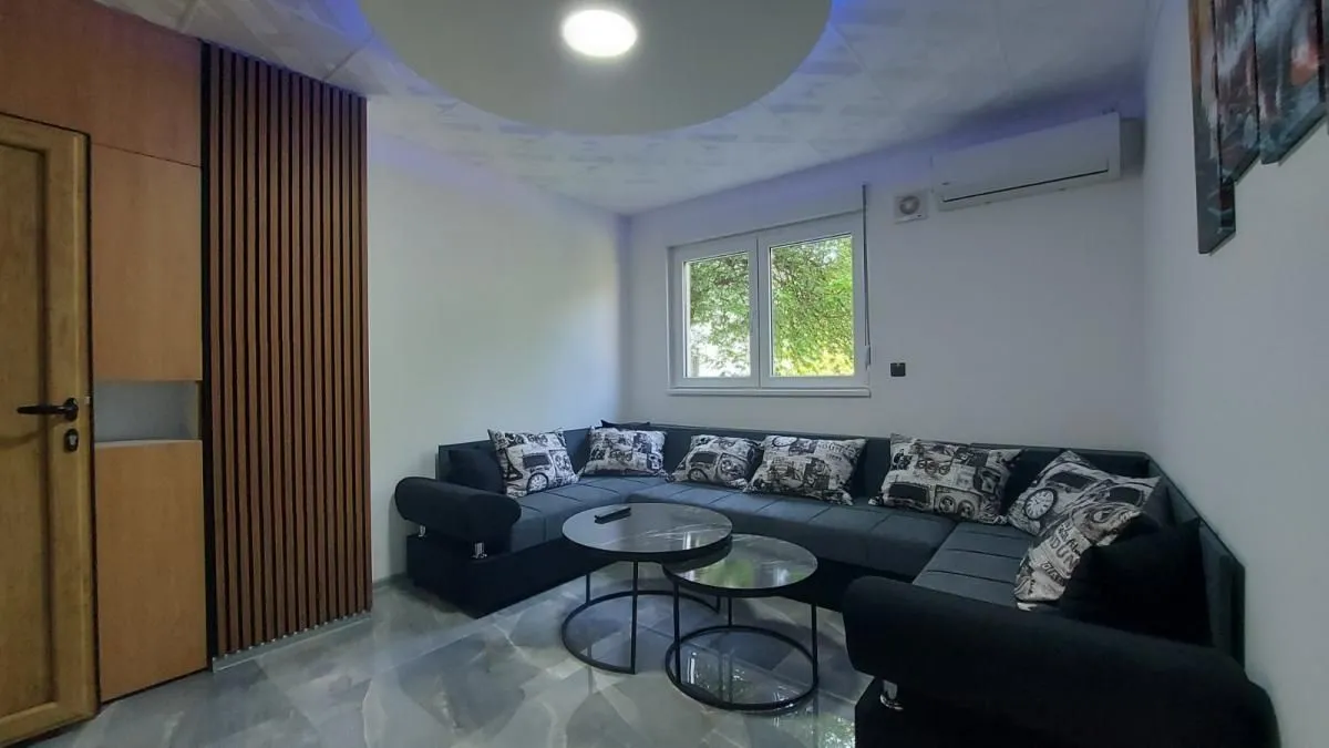 Izdavanje, trosoban stan, 56m², Durlan, Niš