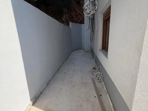 Sale, studio apartment, 24m², Pržno, Budva - image 2