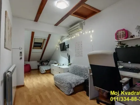 Prodaja, četvorosoban stan, 104m², Stari Grad, Beograd - image 17