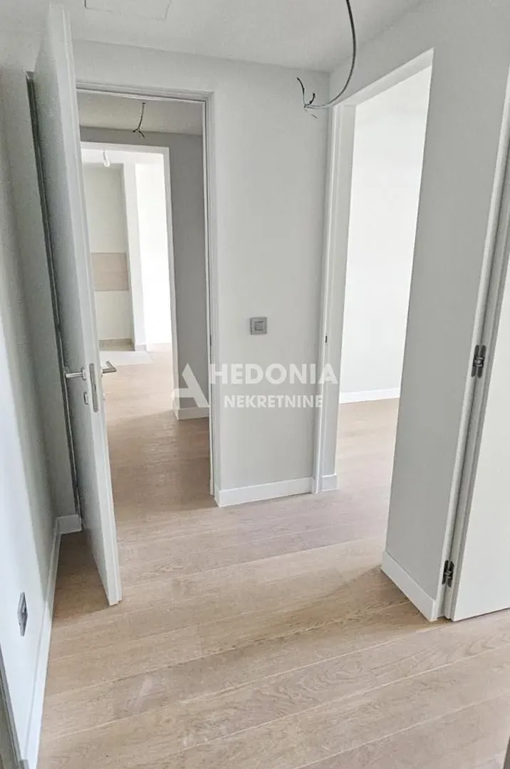 Izdavanje, trosoban stan, 84m², Novi Beograd Blok 65, Novi Beograd Sve Podlokacije