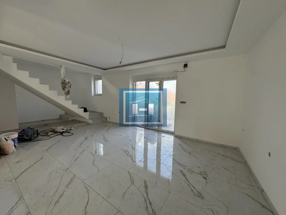 Prodaja, kuća, 233m², Ćuprija, Srbija