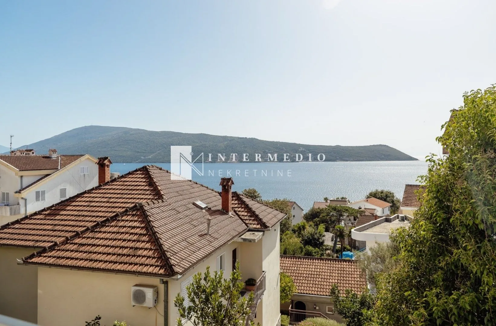 Prodaja, dvosoban stan, 180m², Savina, Herceg Novi