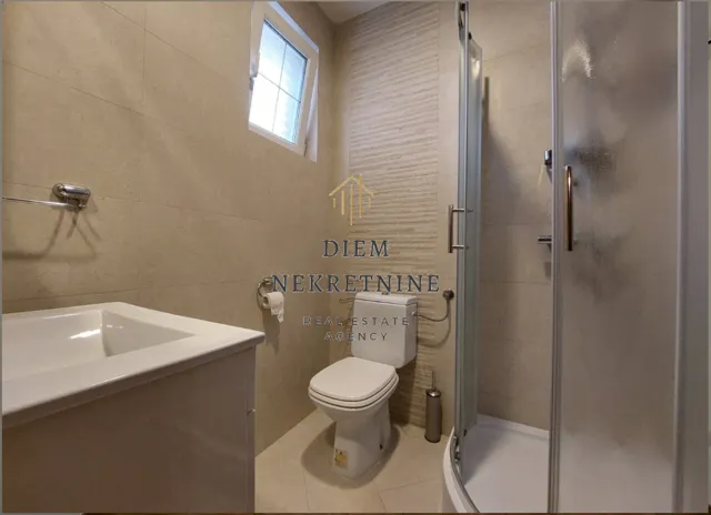 Rent, three bedroom apartment, 130m², Dobrota, Kotor