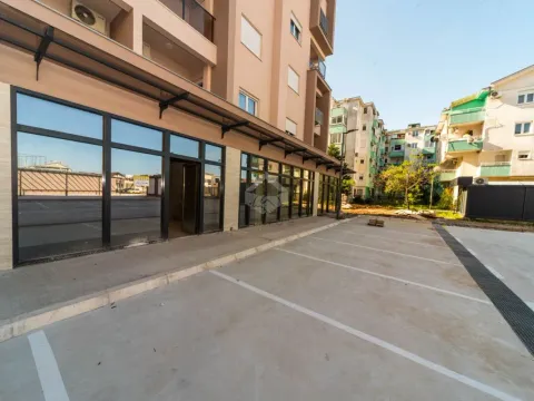 Izdavanje, poslovni prostor, 50m², Stari Aerodrom, Podgorica - image 6