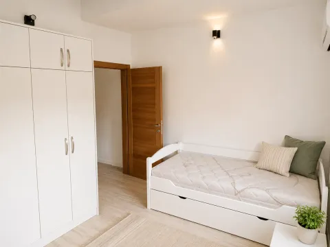 Rent, two bedroom apartment, 75m², Radanovići, Kotor - image 6