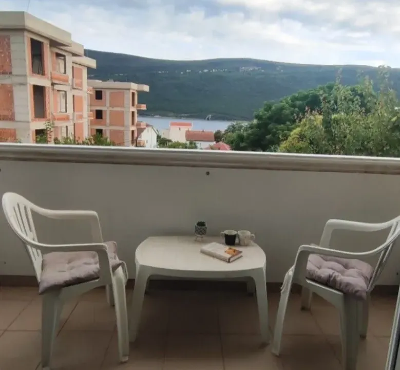 Izdavanje, garsonjera, 33m², Kumbor, Herceg Novi