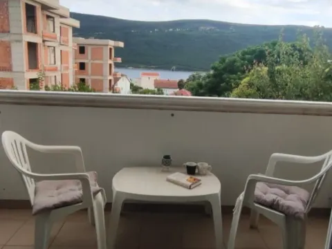 Izdavanje, garsonjera, 33m², Kumbor, Herceg Novi