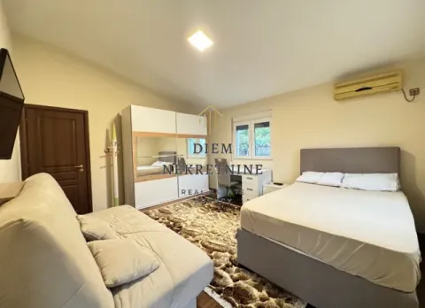 Rent, house, 175m², Podgorica, Crna Gora - image 16