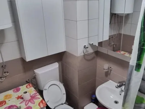 Rent, one bedroom apartment, 40m², Blok 5, Podgorica - image 3