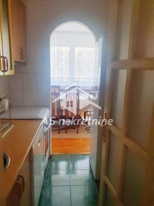 Izdavanje, trosoban stan, 70m², Novi Beograd Blok 33, Novi Beograd Sve Podlokacije