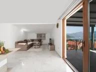 Izdavanje, stan, 94m², Kotor, Crna Gora - image 1