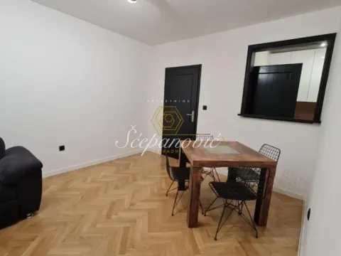 Izdavanje, trosoban stan, 55m², Centar, Novi Sad - image 2