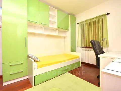 Rent, three bedroom apartment, 100m², Gorica C, Podgorica - image 10