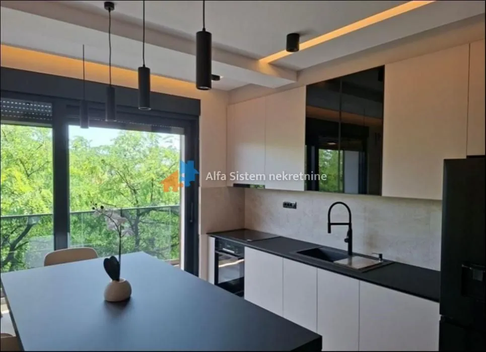 Izdavanje, trosoban stan, 82m², Zeleno Brdo, Zvezdara Sve Podlokacije