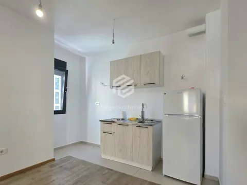 Izdavanje, dvosoban stan, 53m², City Kvart, Podgorica - image 3