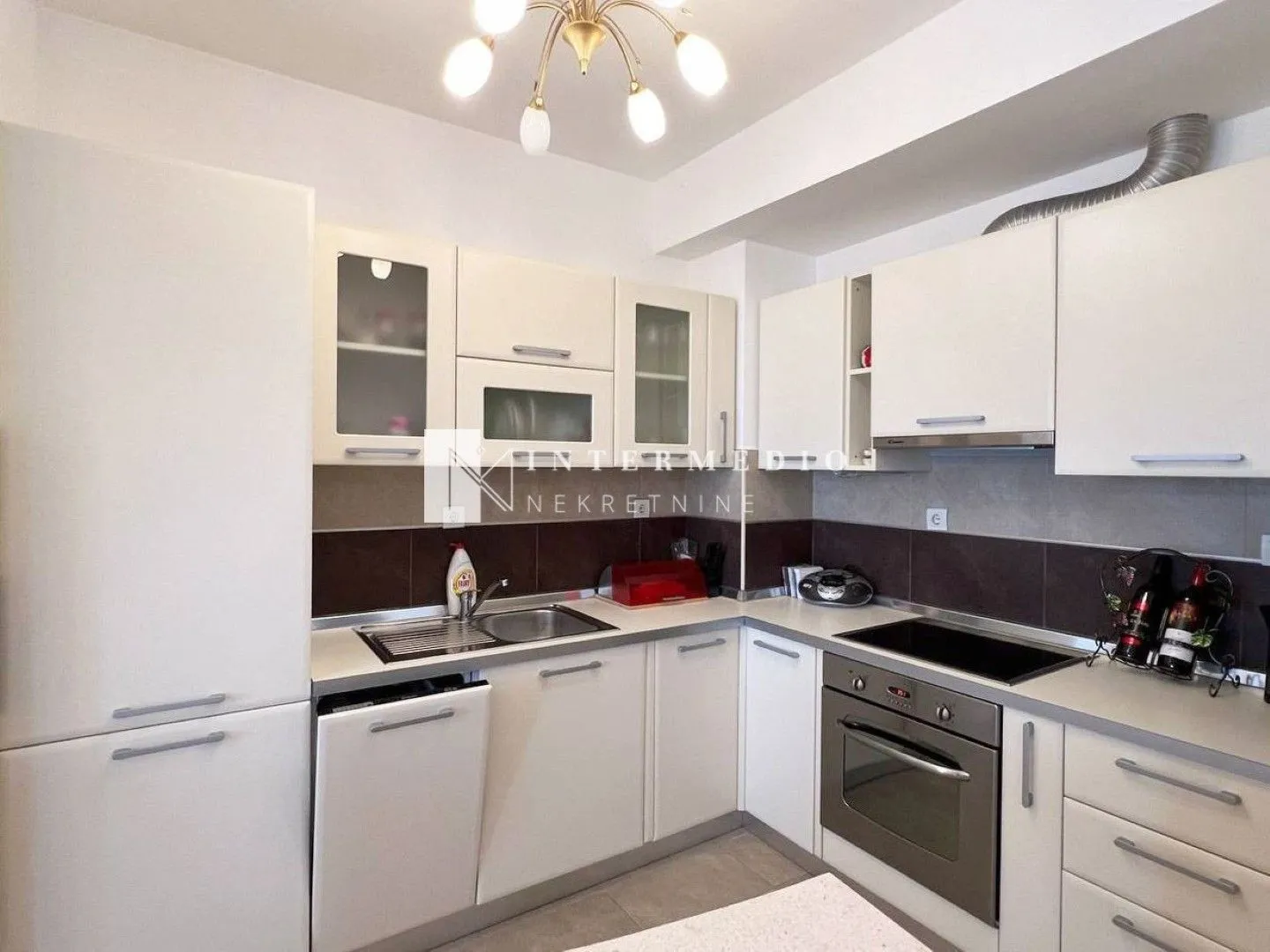 Izdavanje, dvosoban stan, 91m², Topla, Herceg Novi