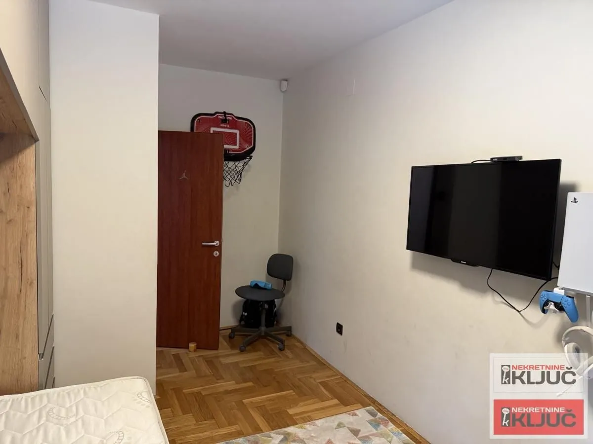 Prodaja, trosoban stan, 67m², Grbavica, Novi Sad Sve Podlokacije