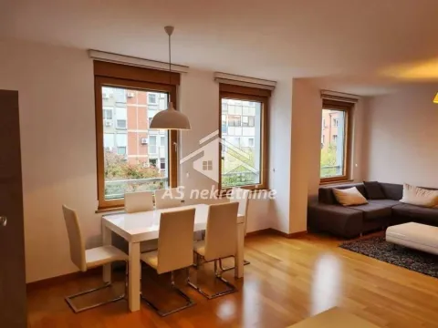 Izdavanje, trosoban stan, 82m², Vračar Hram, Vračar Sve Podlokacije - image 5