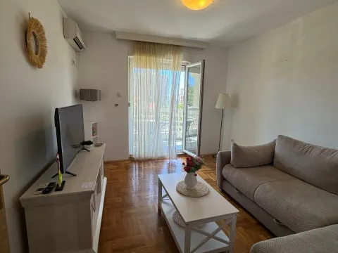 Sale, one bedroom apartment, 50m², Petrovac, Budva - image 2