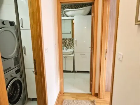 Izdavanje, dvosoban stan, 64m², City Kvart, Podgorica - image 10