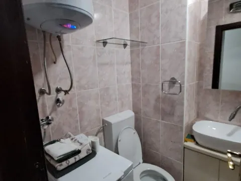 Izdavanje, jednosoban stan, 56m², Gorica C, Podgorica - image 7