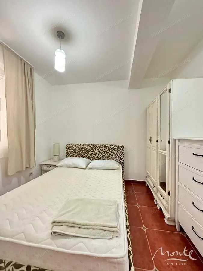 Sale, three bedroom apartment, 90m², Petrovac, Budva