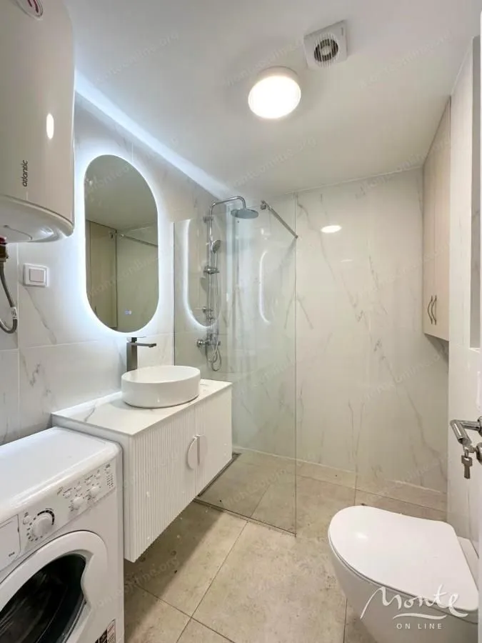 Sale, two bedroom apartment, 74m², Bečići, Budva