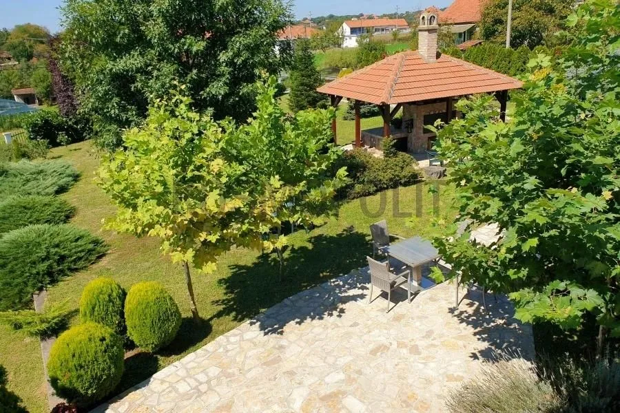 Prodaja, kuća, 205m², Arnajevo, Barajevo